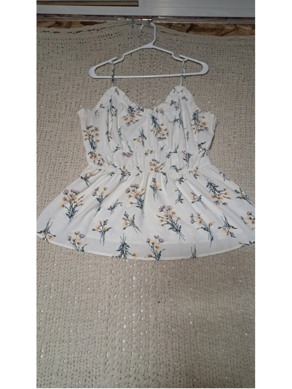 805 - Women's BloomChic Floral Camisole Top Size 2X White Yellow
